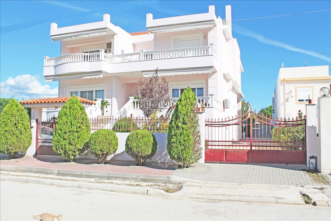Продажа - Вилла 509 m² в Лутраки