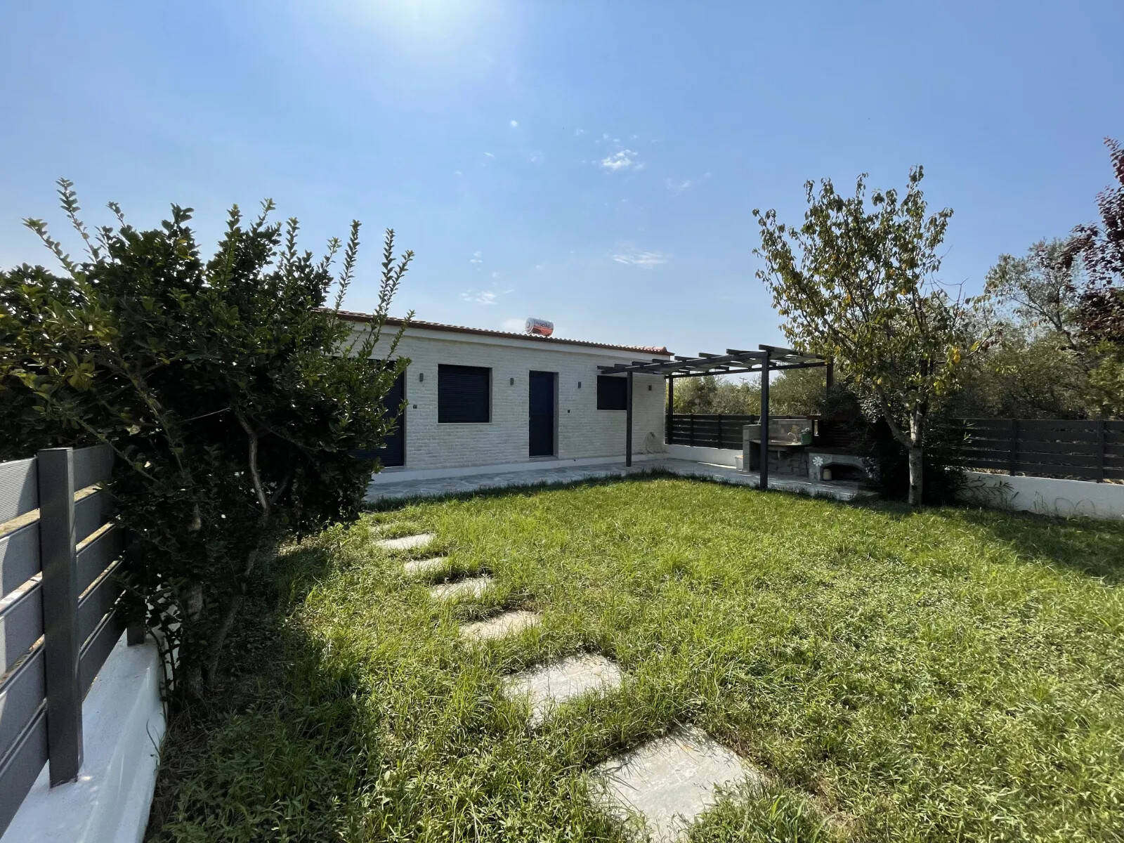 Продажа - Коттедж 77 m² в пригороде Кавалы