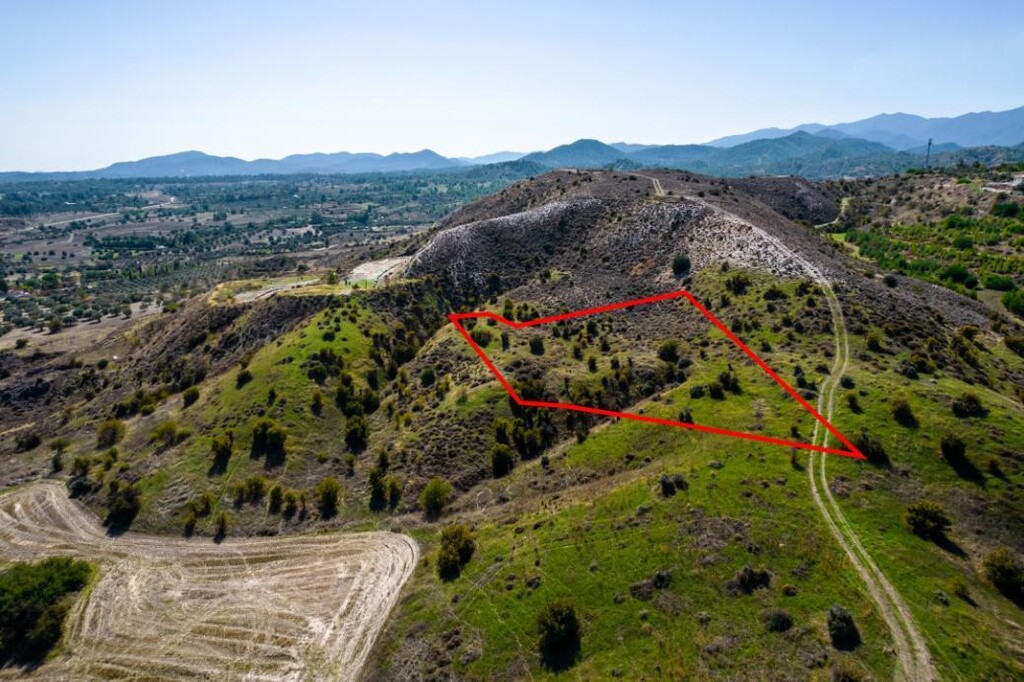 Продажа - Земельный участок 2676 m² в центральной Греции