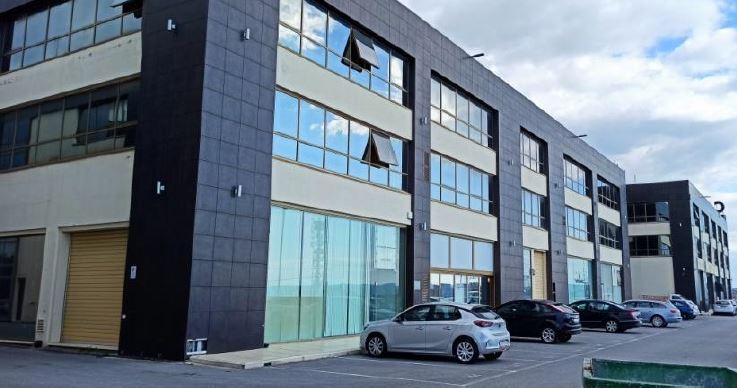 Продажа - Коммерческое помещение 305 m² в пригороде Салоник