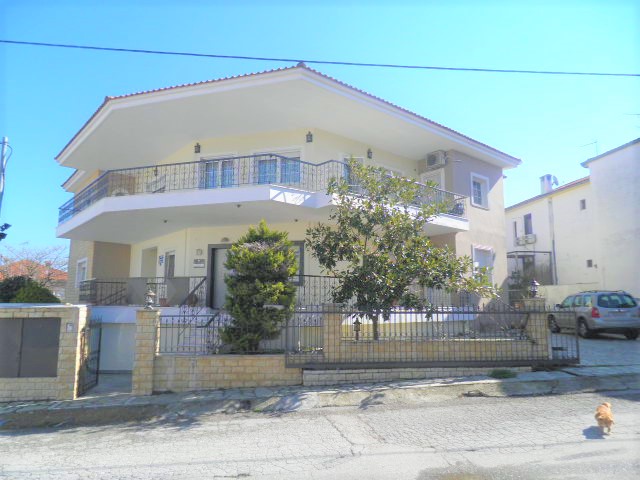 Продажа - Здание 700 m² в пригороде Салоник