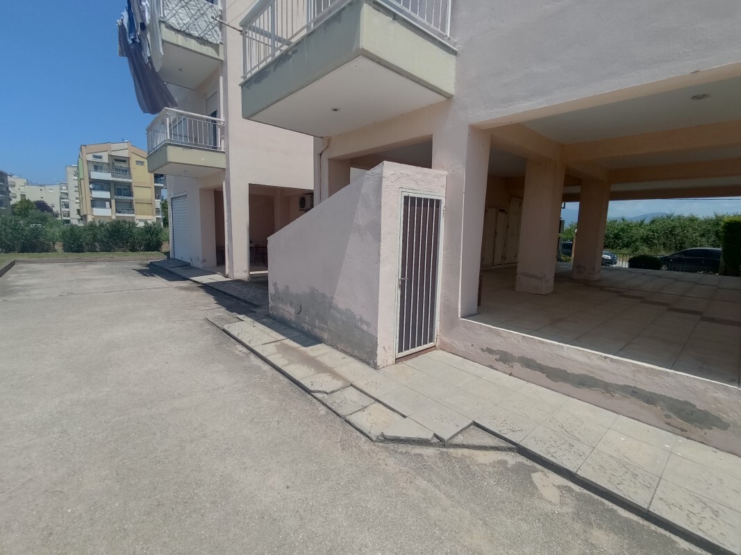 Продажа - Коммерческое помещение 66 m² в пригороде Салоник