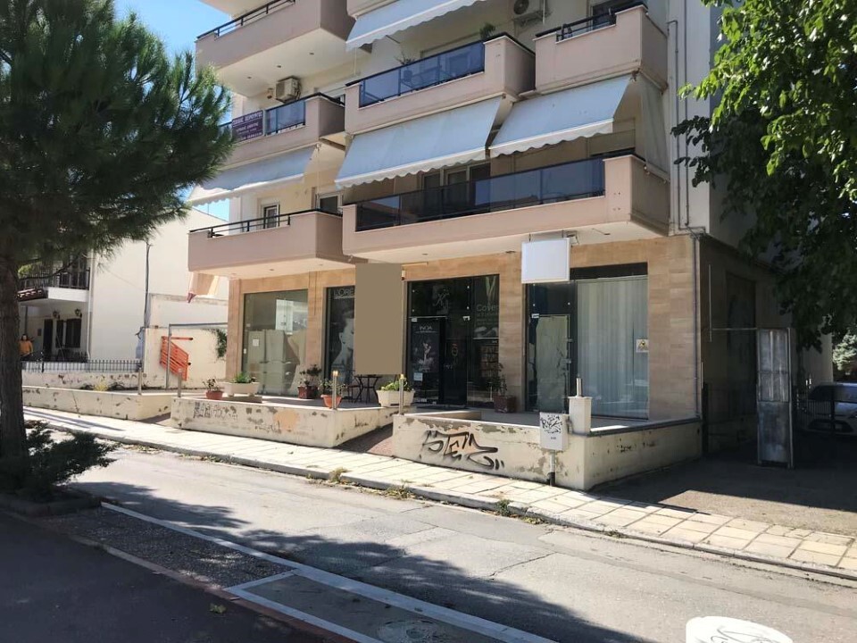 Продажа - Коммерческое помещение 101 m² в пригороде Салоник
