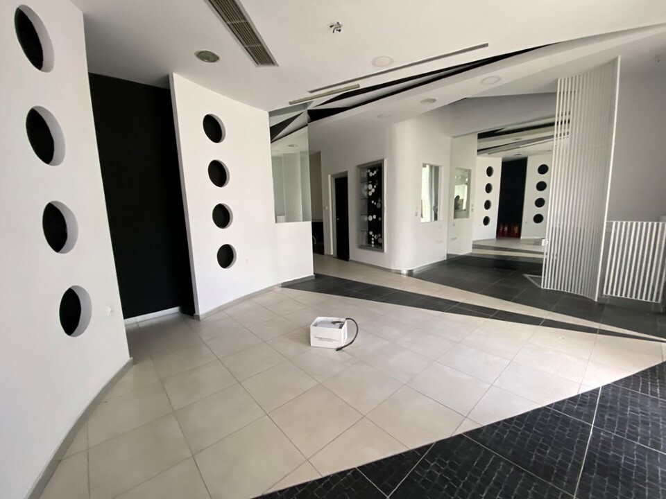 Продажа - Коммерческое помещение 40 m² в пригороде Салоник