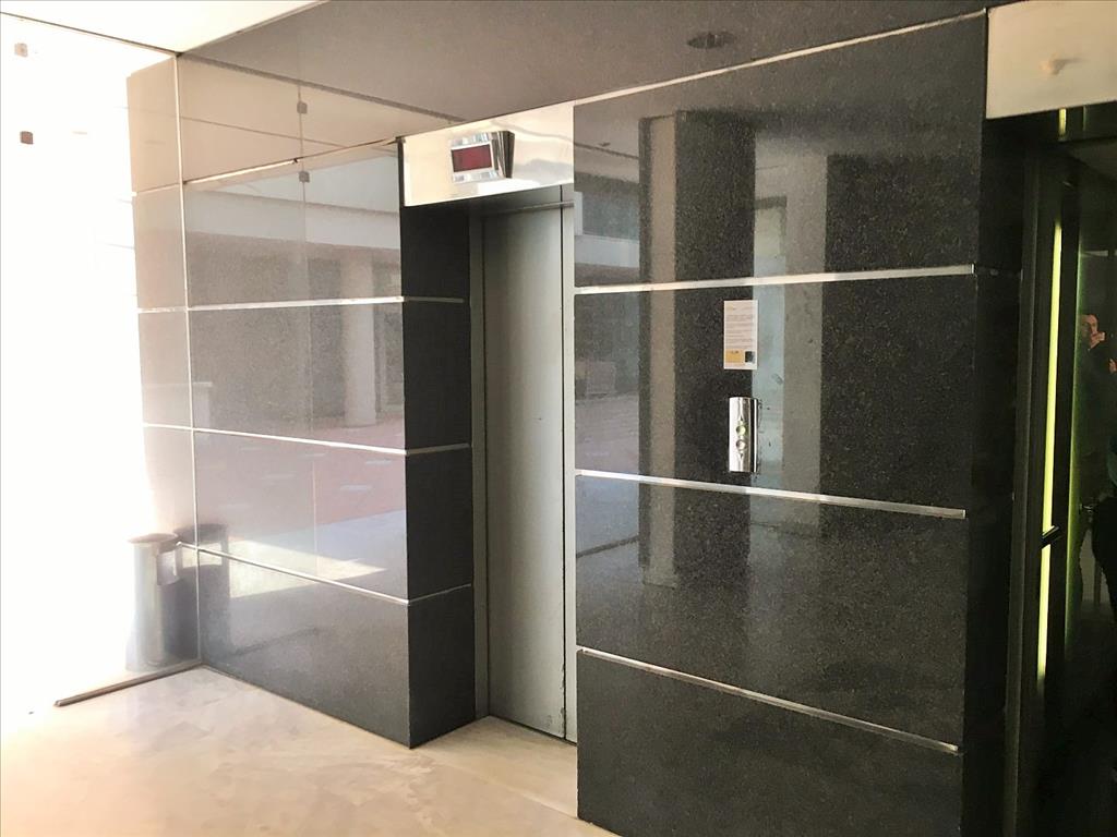 Продажа - Коммерческое помещение 50 m² в Салониках