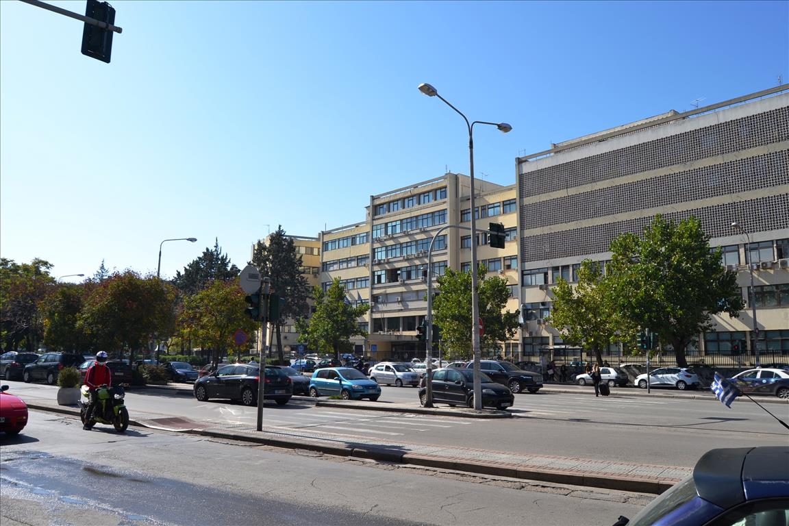 Продажа - Коммерческое помещение 48 m² в Салониках