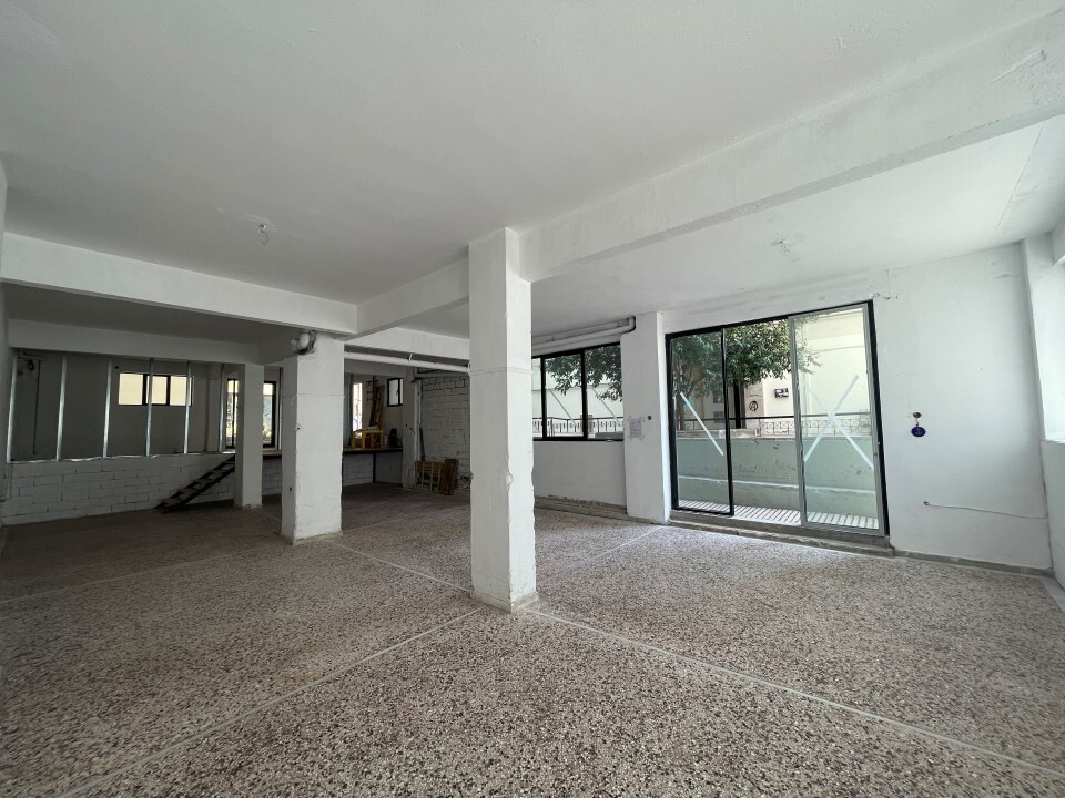 Продажа - Коммерческое помещение 115 m² в Салониках