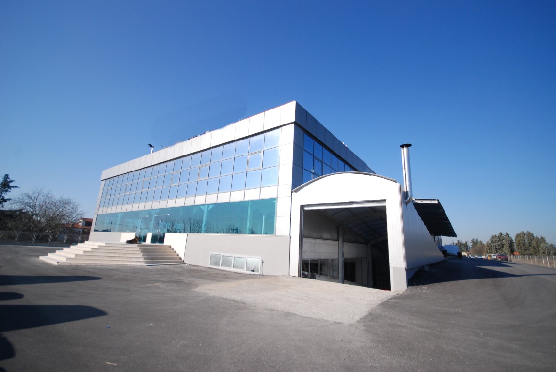 Продажа - Здание 6000 m² в Салониках