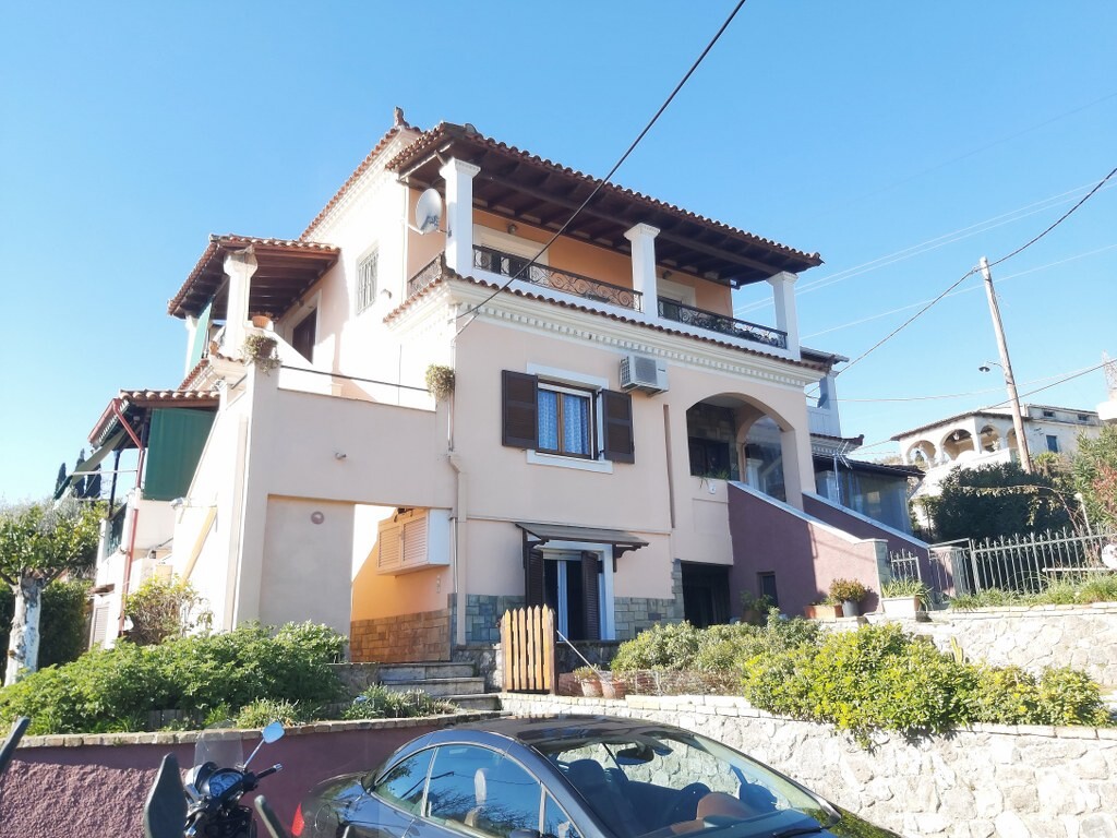 Продажа - Коттедж 345 m² на о. Корфу