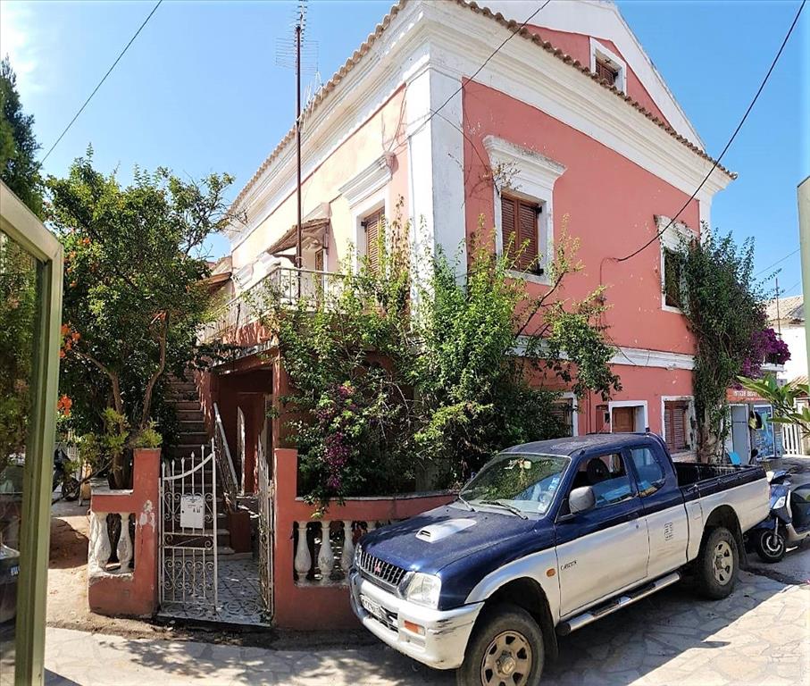 Продажа - Коттедж 290 m² на о. Корфу