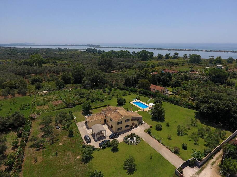 Продажа - Вилла 235 m² на о. Корфу