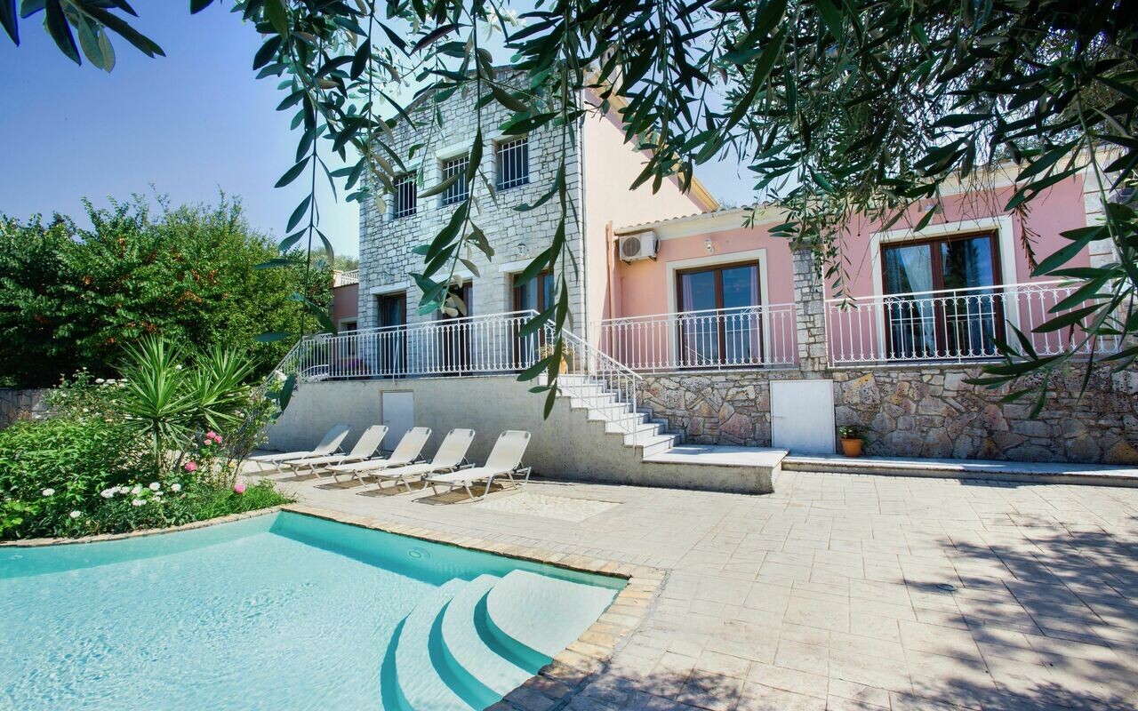 Продажа - Вилла 240 m² на о. Корфу