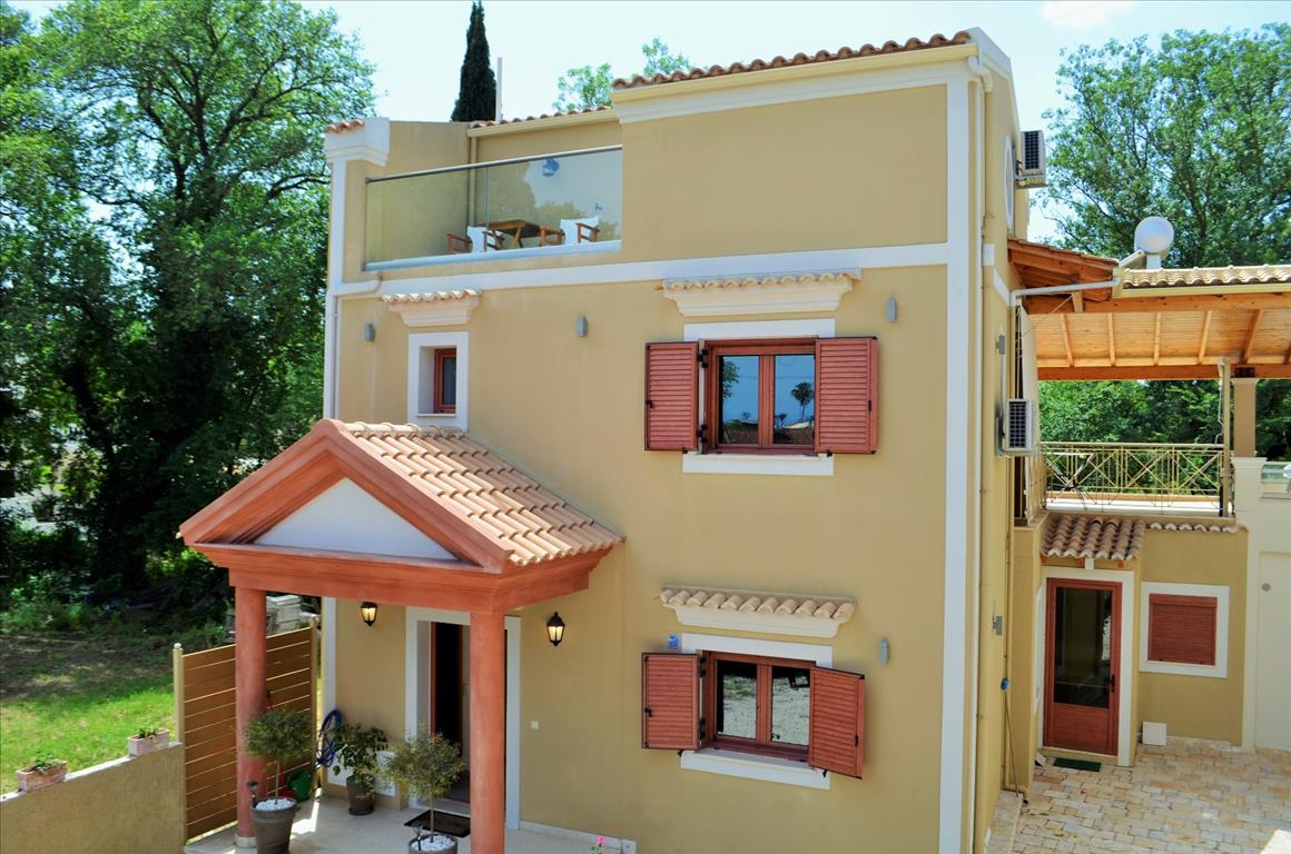 Продажа - Коттедж 161 m² на о. Корфу