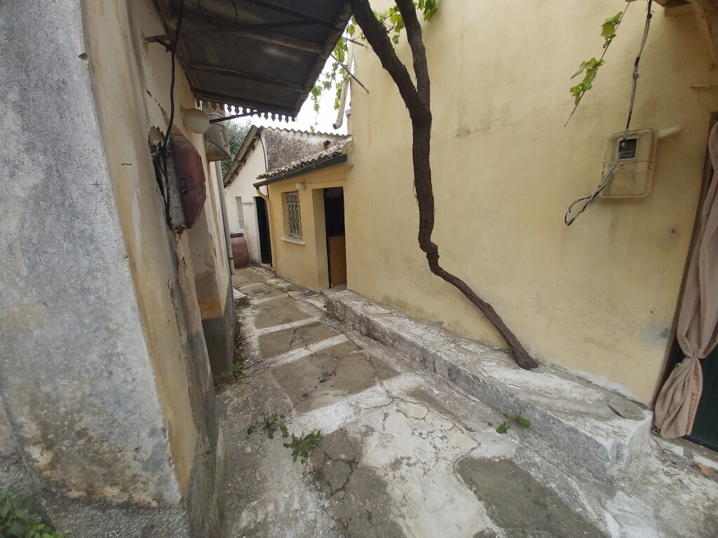 Продажа - Коттедж 40 m² на о. Корфу
