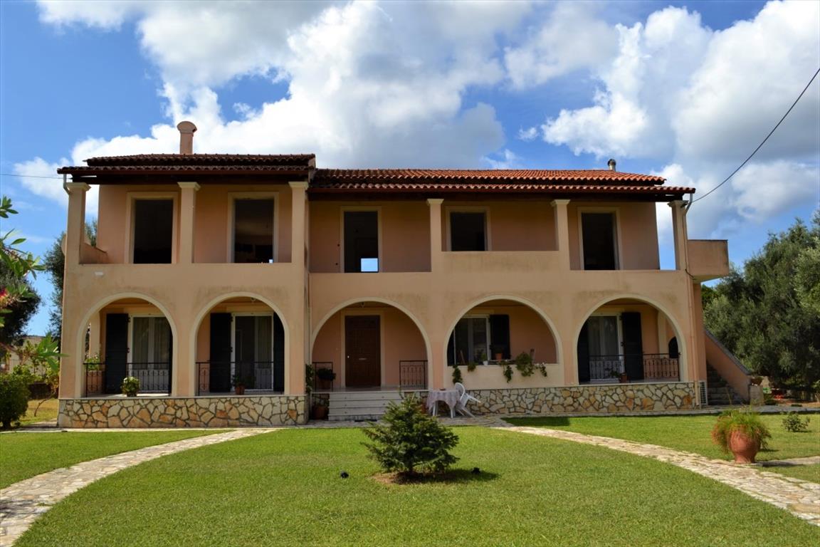 Продажа - Коттедж 260 m² на о. Корфу