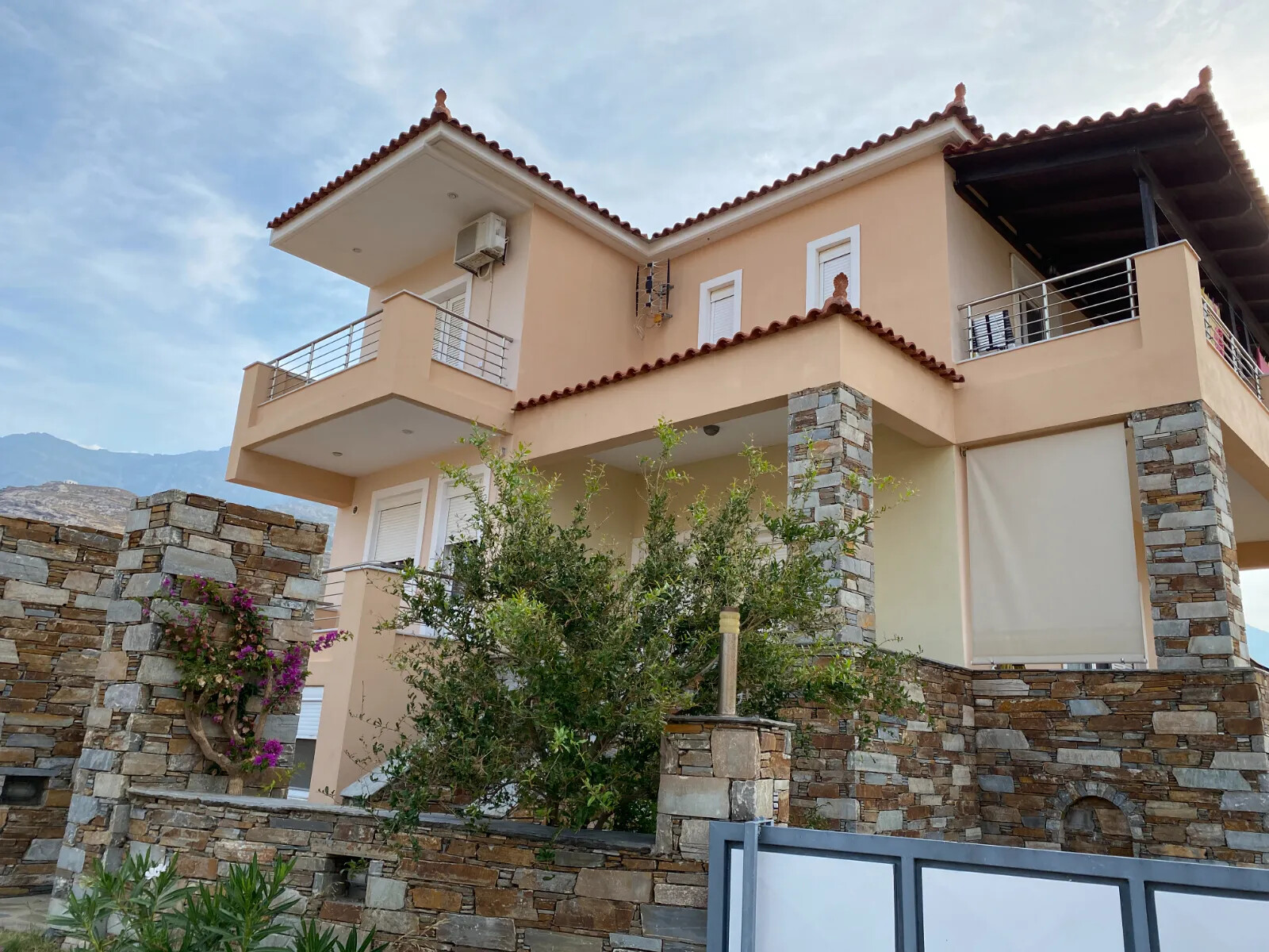 Продажа - Квартира 190 m² Эвия